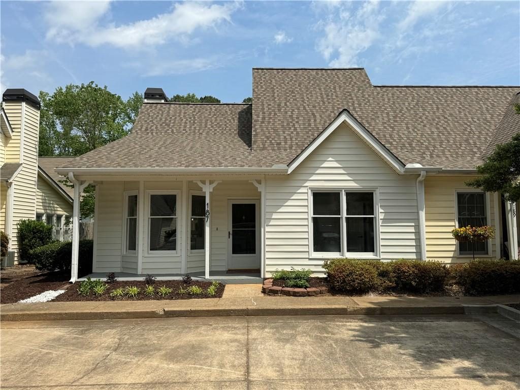 187 Victoria Way, Roswell